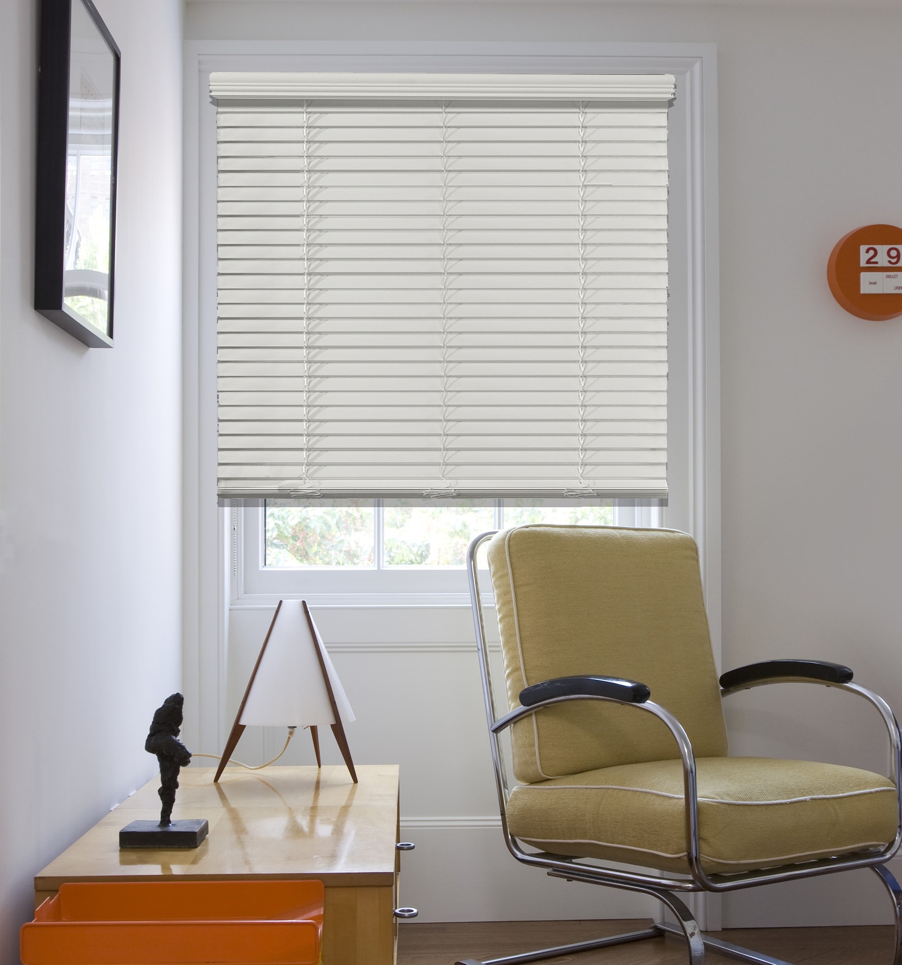 Cordless lift shown in white