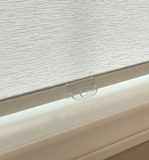 Close up of bottom rail. Cordless shade will come with a clear attachable handle