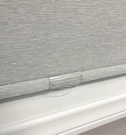Close up of bottom rail. Cordless shade will come with a clear attachable handle
