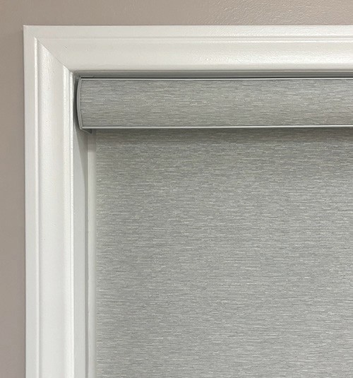 Medium cassette has a semi-curved profile and comes with a matching fabric insert and is color coordinated to the selected fabric