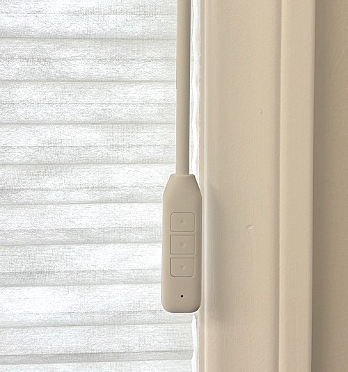 Motorized Wand can be easily recharged by pull cable in the bottom end of wand. Motorized Wand will be color coordinated to selected fabric. Motorized wands cannot be pair withhubs or remotes.