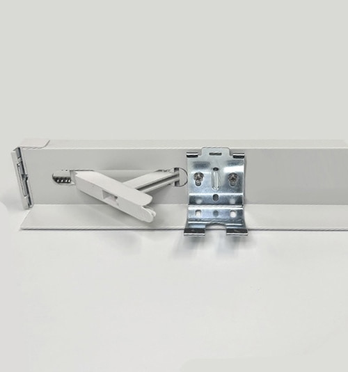 Close-up of No-Drill headrail and tension latch. Mounting brackets come pre-installed for quick and easy shade attachment.