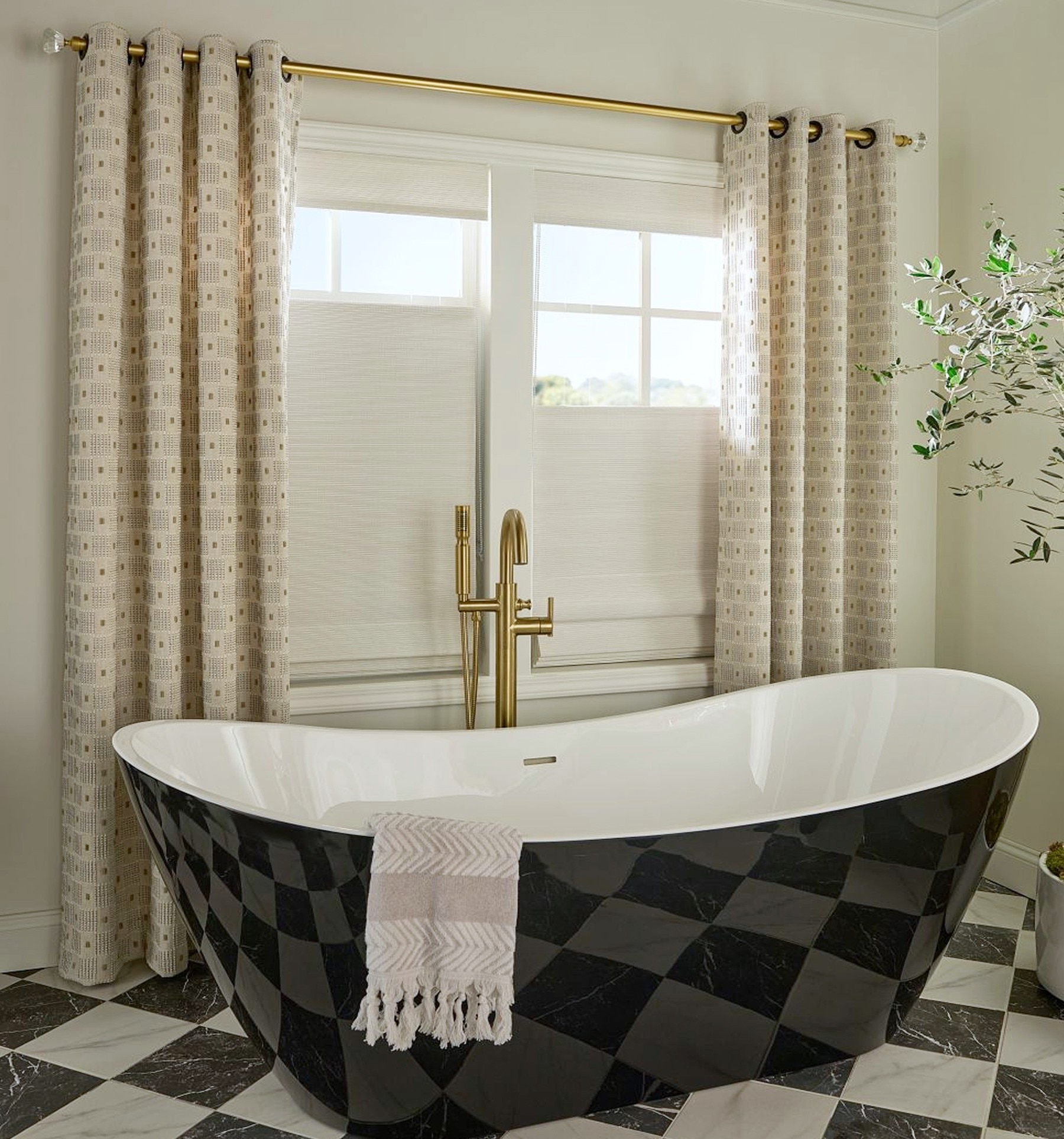 Boutique Grommet Drapery shown in Augustine Cafe